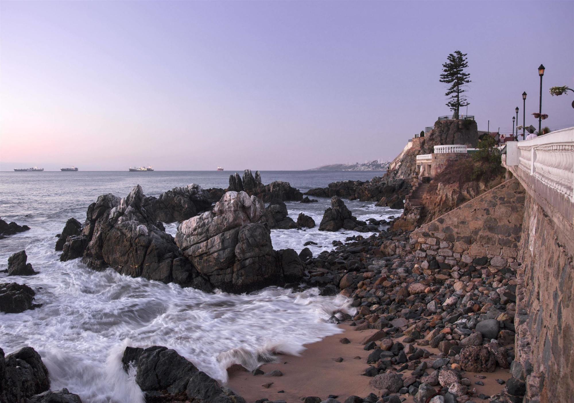 Sheraton Miramar Hotel & Convention Center Vina del Mar Exterior photo View of the coast of the city of La Jolla, California.
